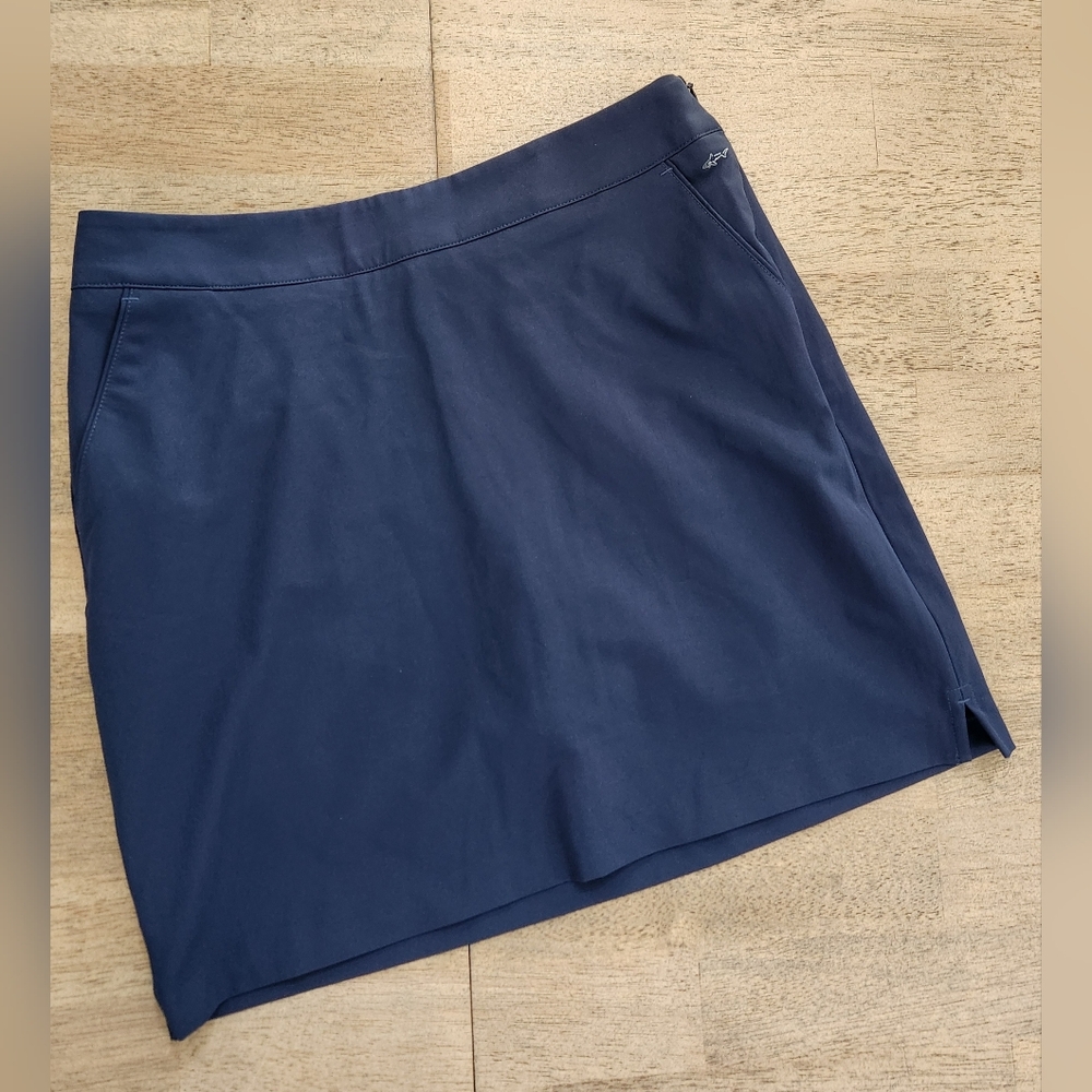 Greg Norman Navy Blue Side Zip Golf Skort Size 4 (G16)